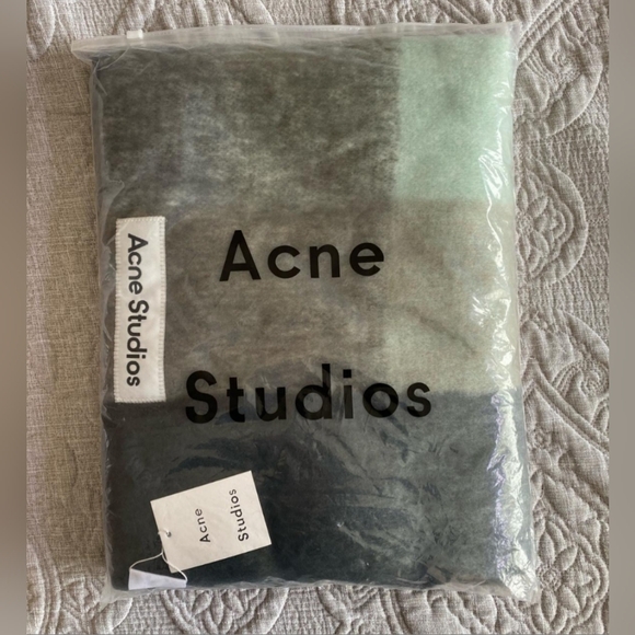 Acne studios scarf - Picture 1 of 3